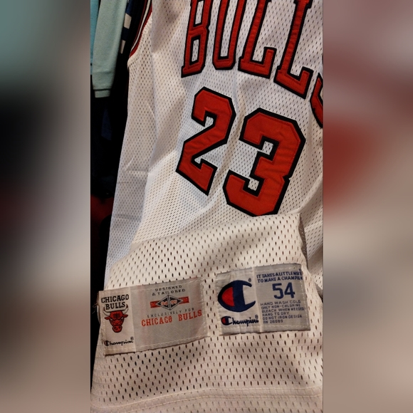 NBA basketball Chicago bulls Micheal Jordan jersey - Picture 5 of 5